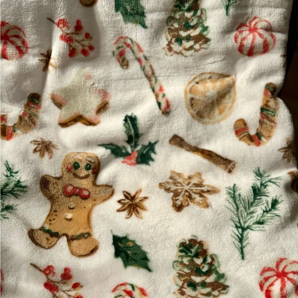 Gingerbread Christmas Plush Throw